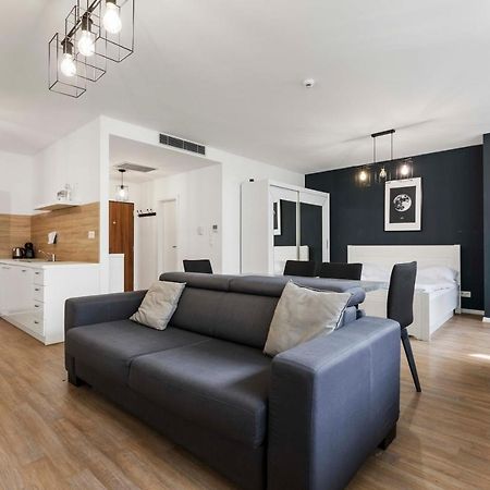 Apartamento Lam Moon - Ac - Terrace Bratislava Exterior foto