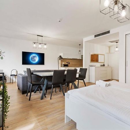 Apartamento Lam Moon - Ac - Terrace Bratislava Exterior foto