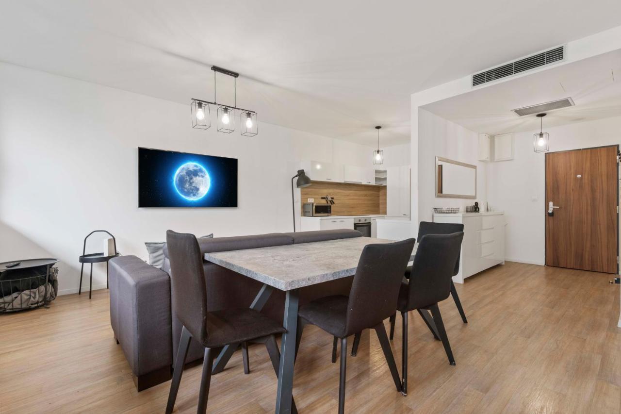 Apartamento Lam Moon - Ac - Terrace Bratislava Exterior foto
